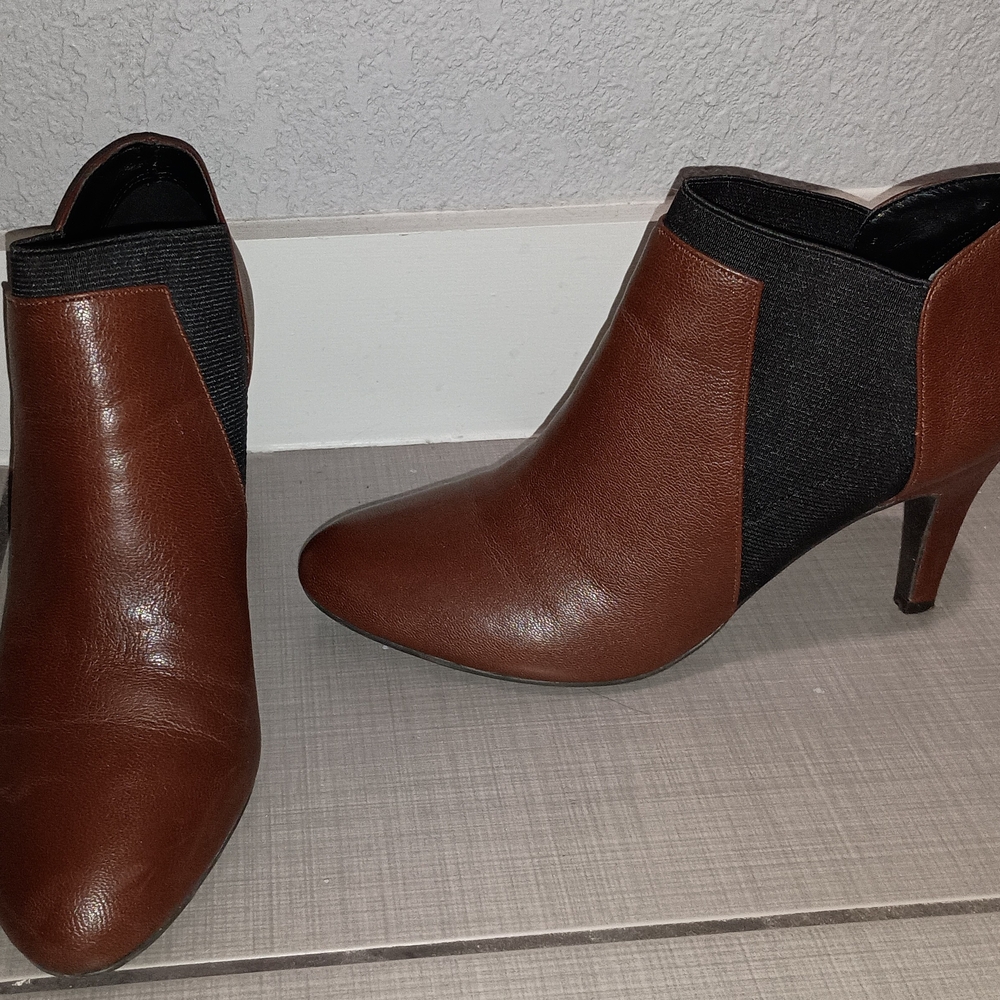 Brown and Black Ankle Boots with Pointed Toe and High Heel
